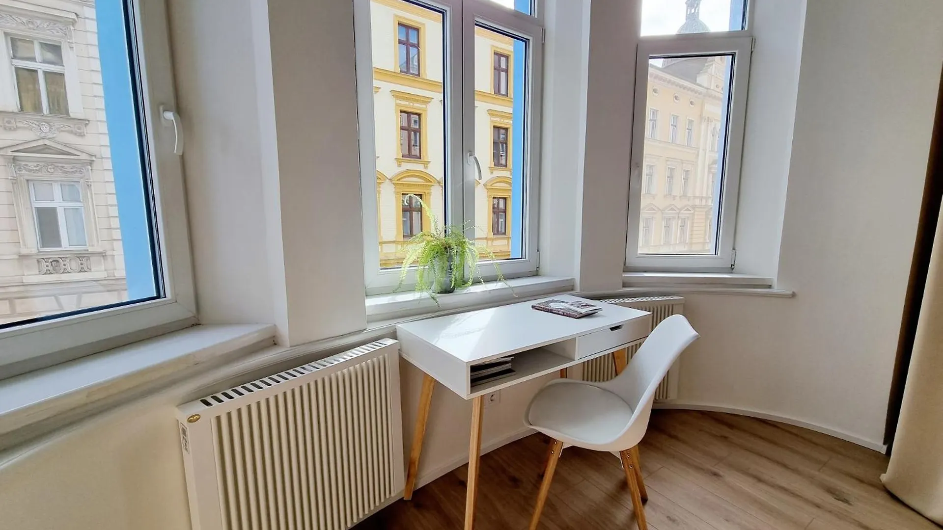 7Th Heaven Apartment Close To Metro And Center Prag