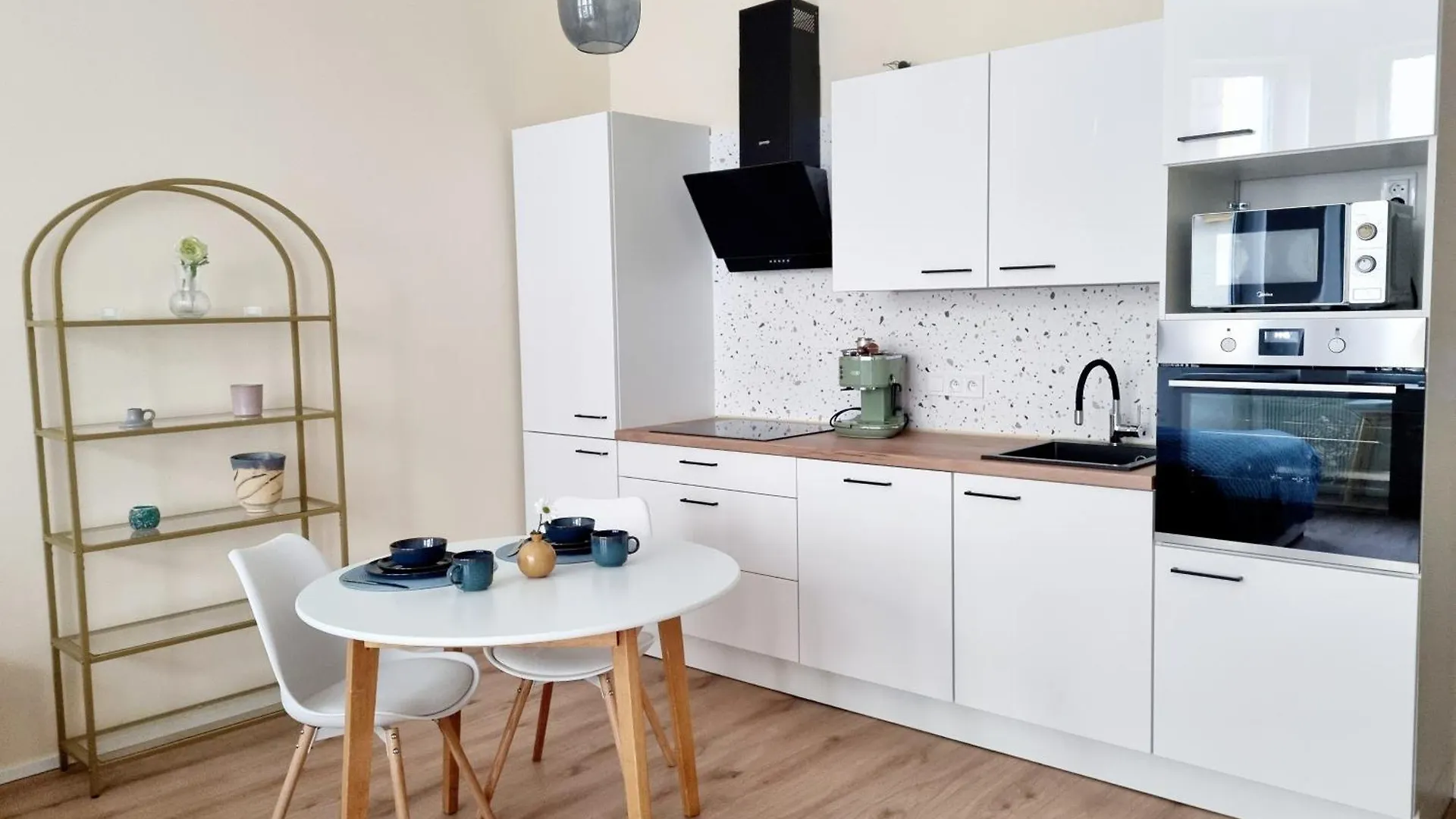 7Th Heaven Apartment Close To Metro And Center Prag Çek Cumhuriyeti