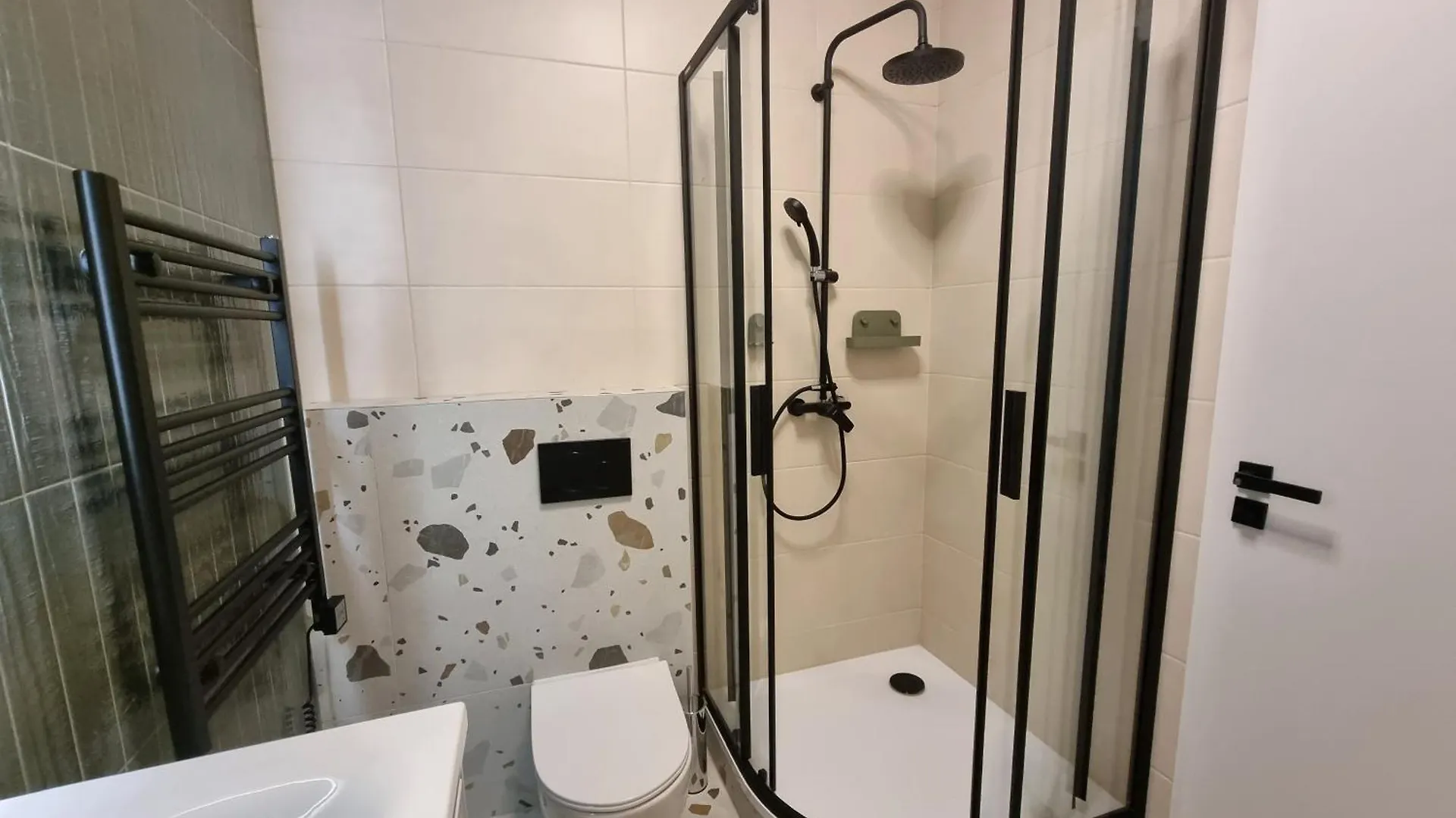 7Th Heaven Apartment Close To Metro And Center Prag